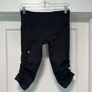 Lululemon  Capri Pants 6